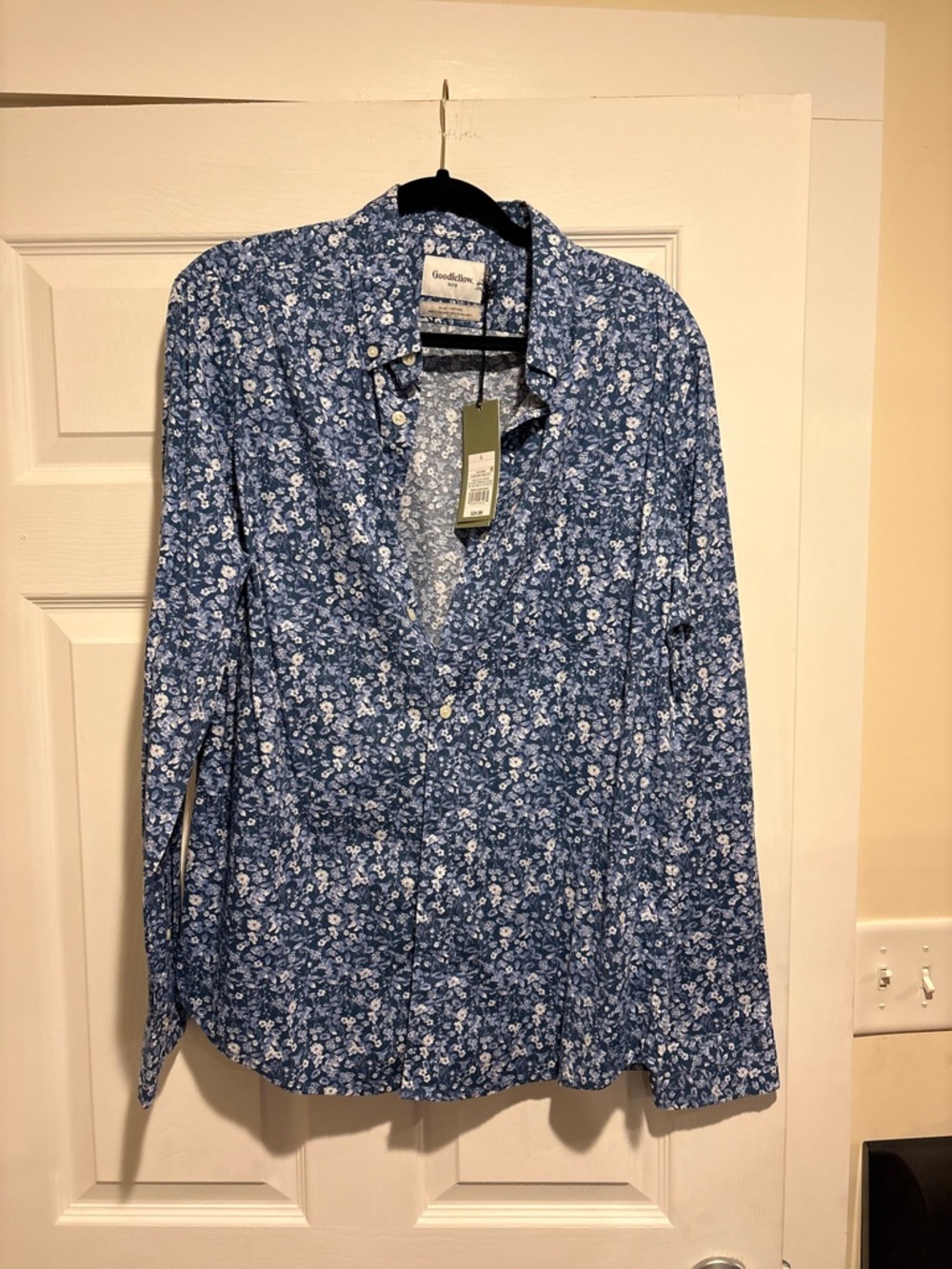 Goodfellow & Co Men’s Blue Floral Button-Up Shirt